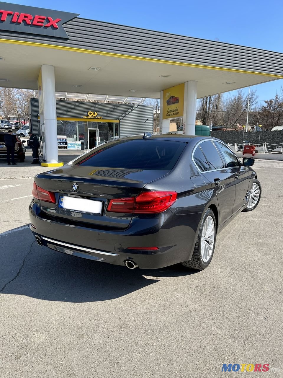 2017' BMW 5 Series photo #3