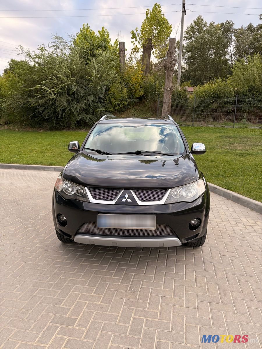 2007' Mitsubishi Outlander photo #2