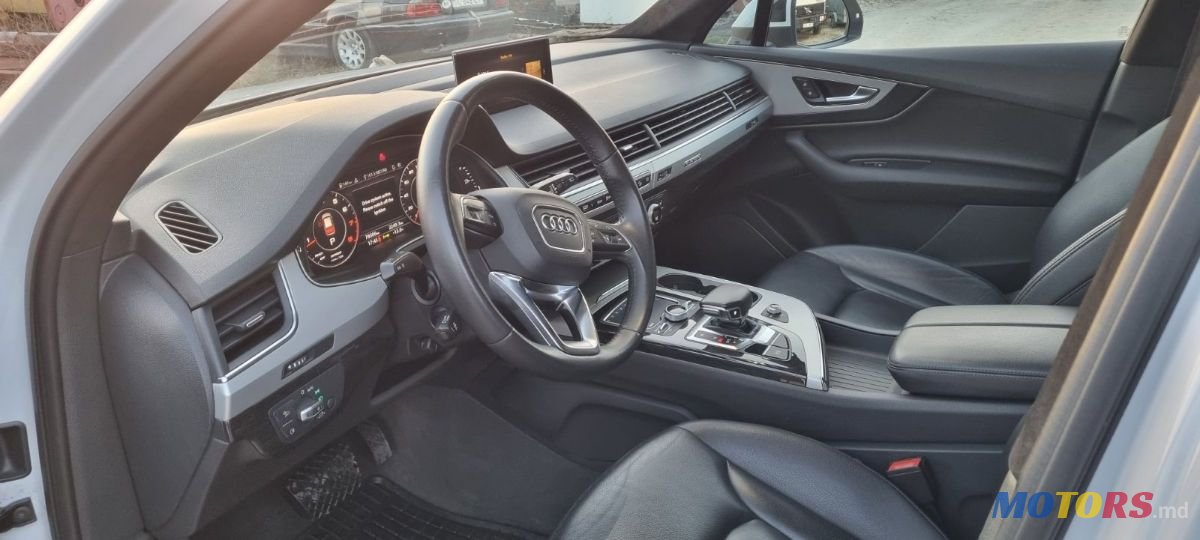 2019' Audi Q7 photo #6