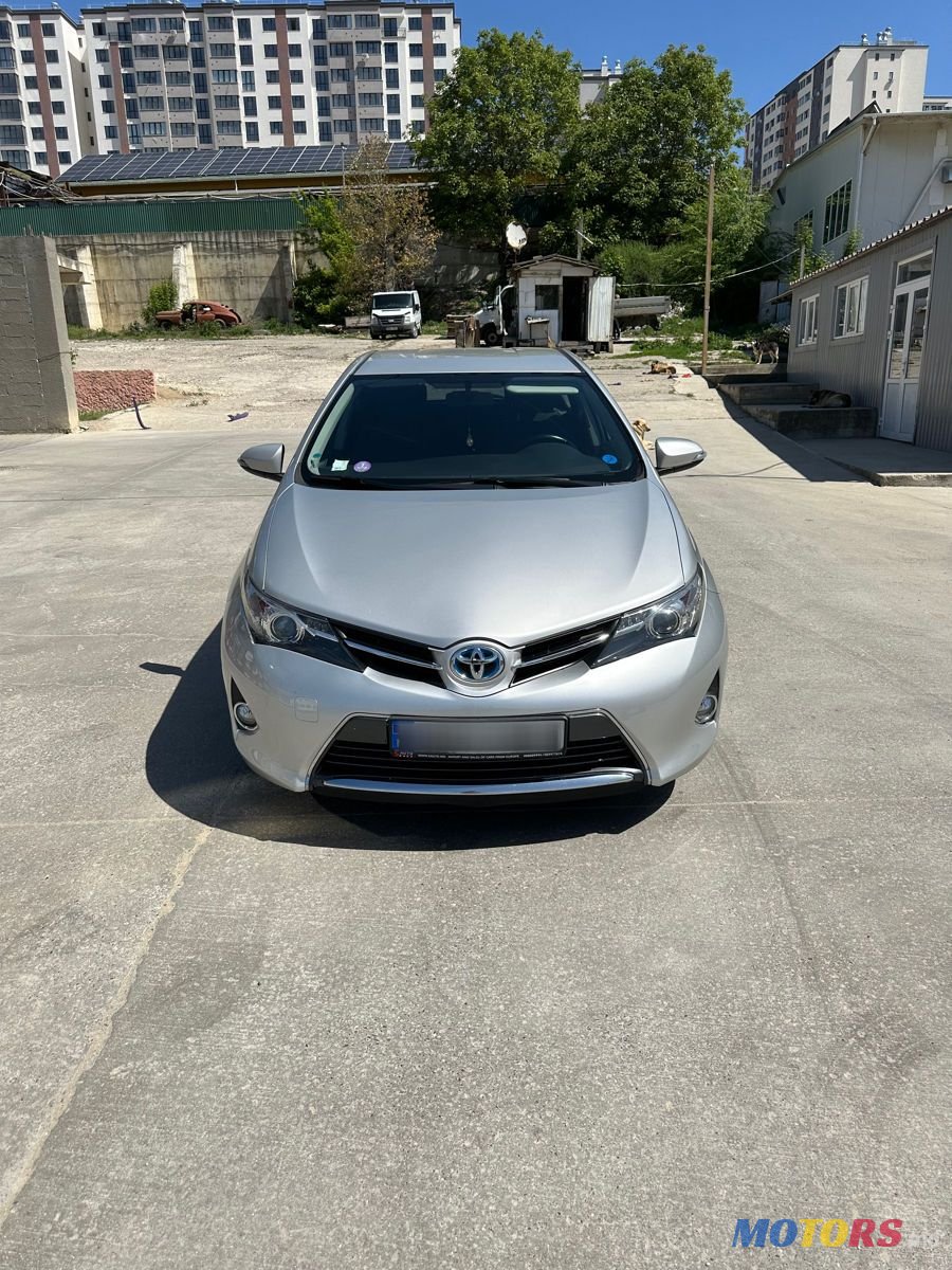 2014' Toyota Auris photo #2