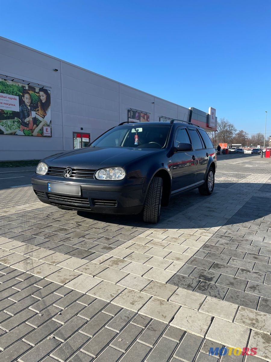 2004' Volkswagen Golf photo #1
