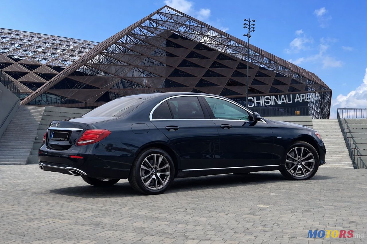 2017' Mercedes-Benz E-Class photo #3