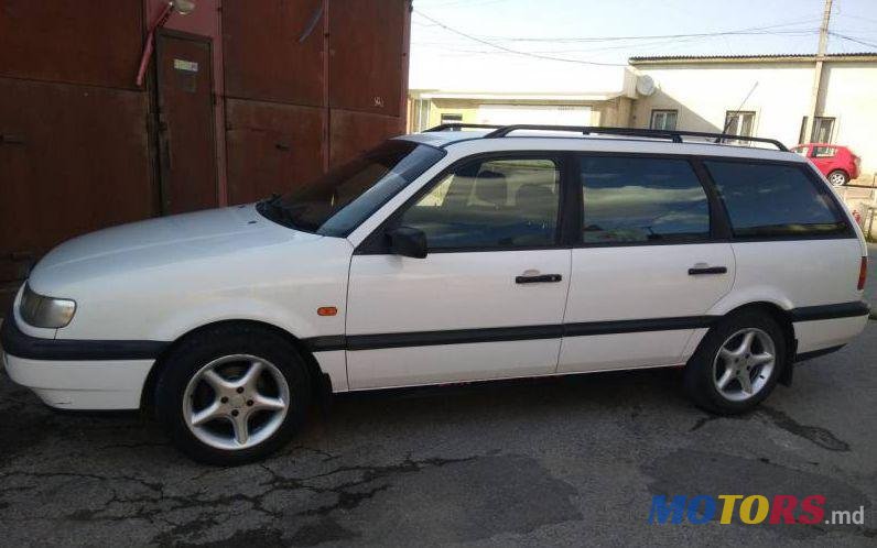 1995' Volkswagen Passat photo #2