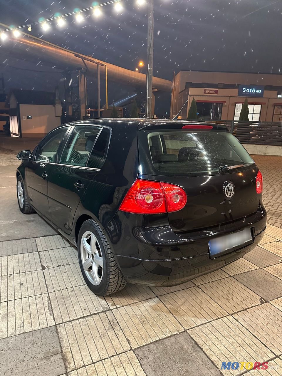 2008' Volkswagen Golf photo #5