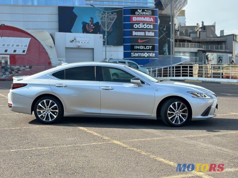 2018' Lexus Es Series photo #5
