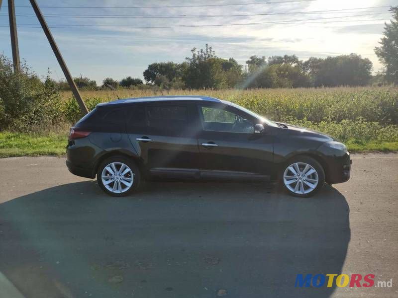 2011' Renault Megane photo #4