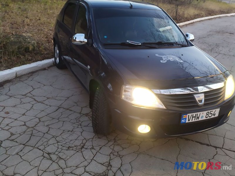 2011' Dacia Logan photo #2