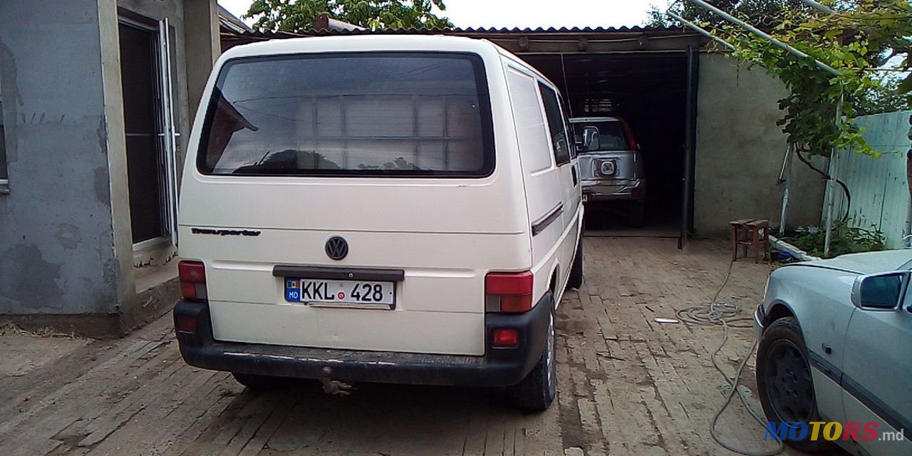 2001' Volkswagen Transporter photo #3