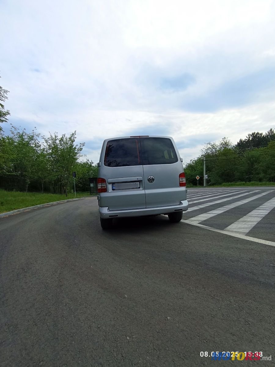 2004' Volkswagen Transporter photo #3