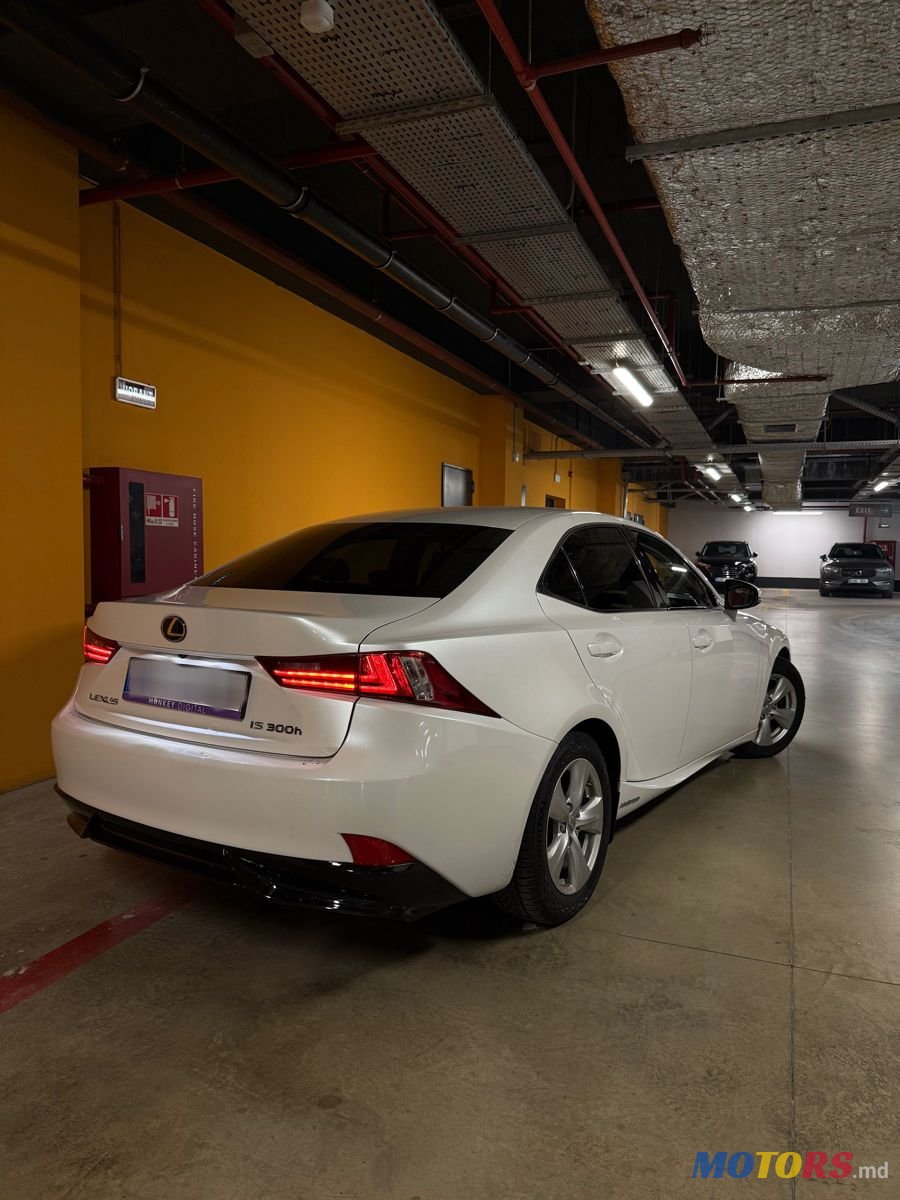 2016' Lexus Is Series photo #2