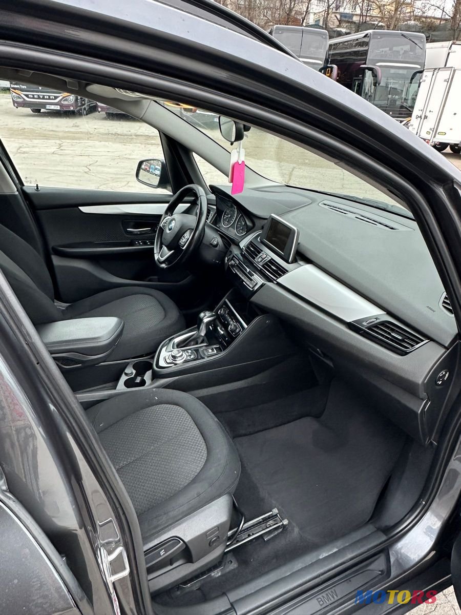 2016' BMW 2 Series Gran Tourer photo #6