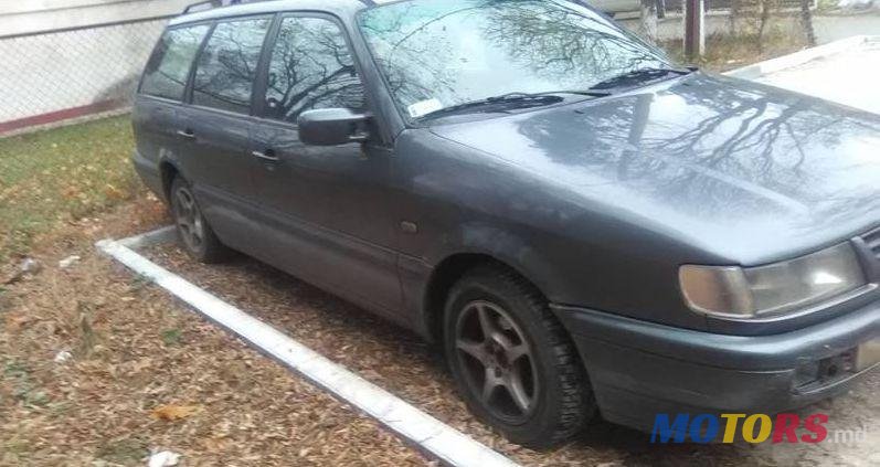 1995' Volkswagen Passat photo #2