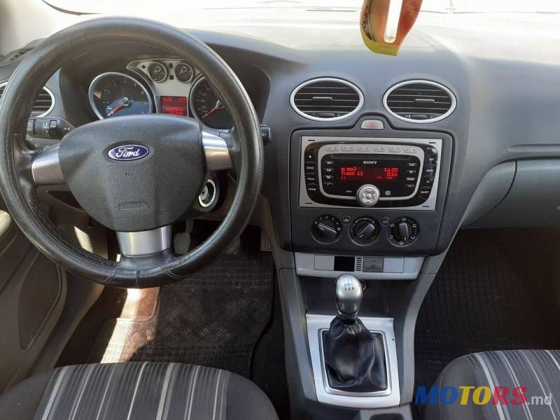 2009' Ford Focus photo #1