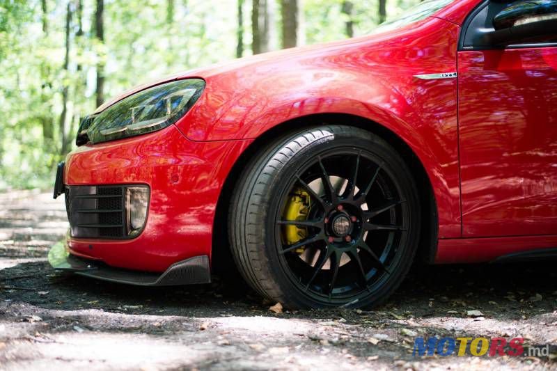 2010' Volkswagen Golf photo #3