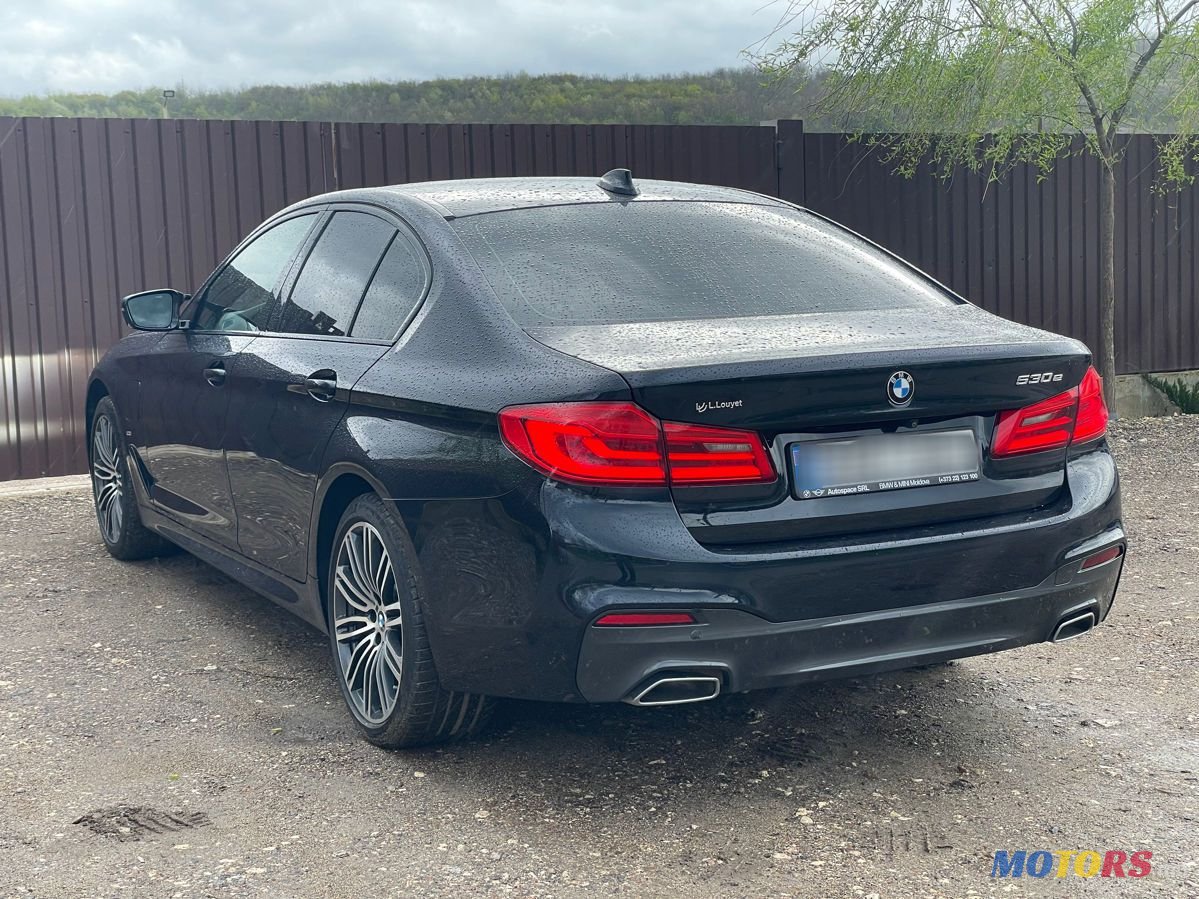 2020' BMW 5 Series photo #4