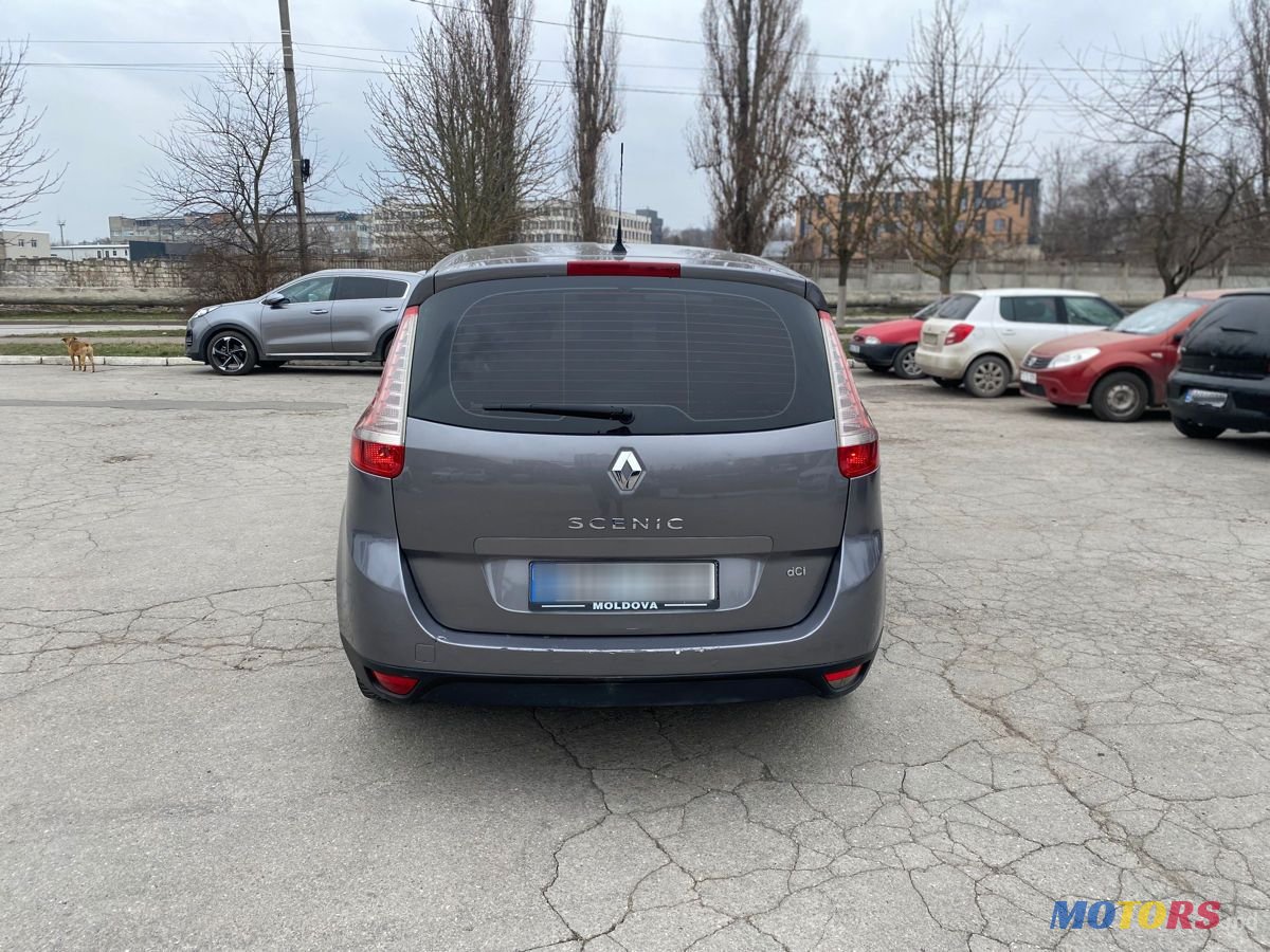 2010' Renault Grand Scenic photo #1
