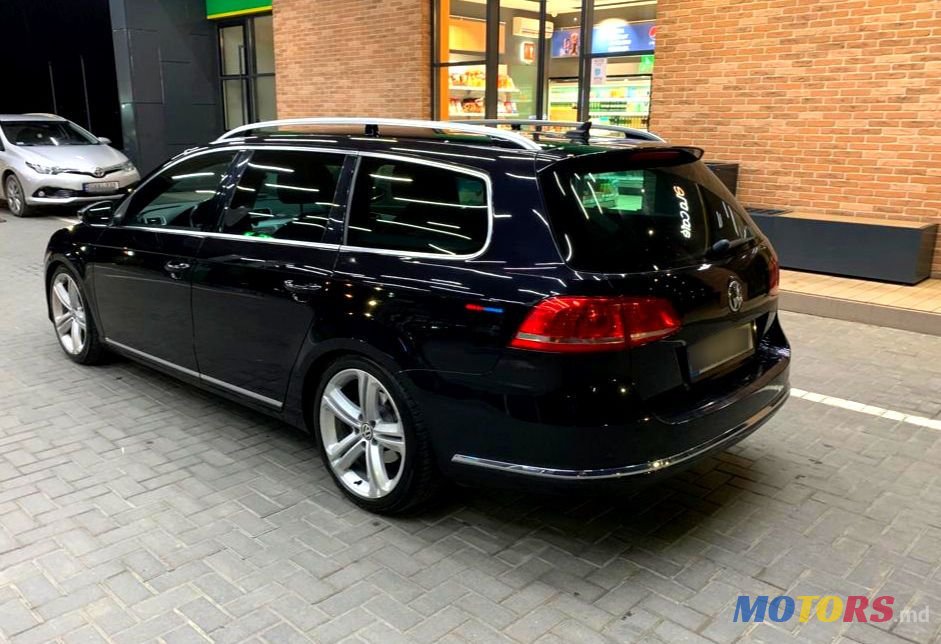 2013' Volkswagen Passat photo #3