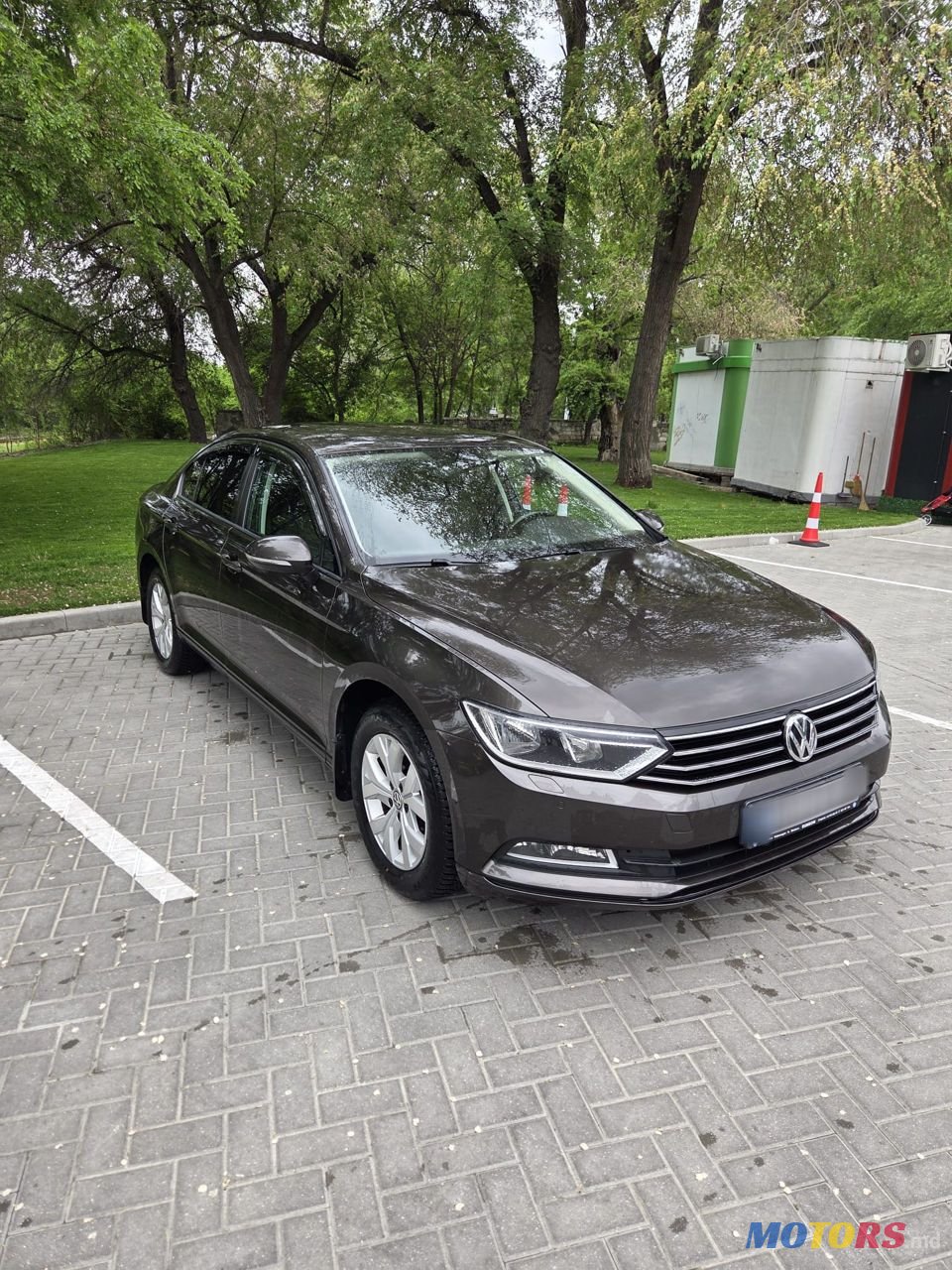 2016' Volkswagen Passat photo #2