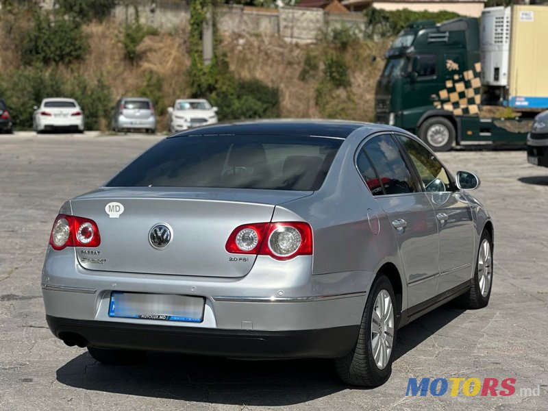 2008' Volkswagen Passat photo #4