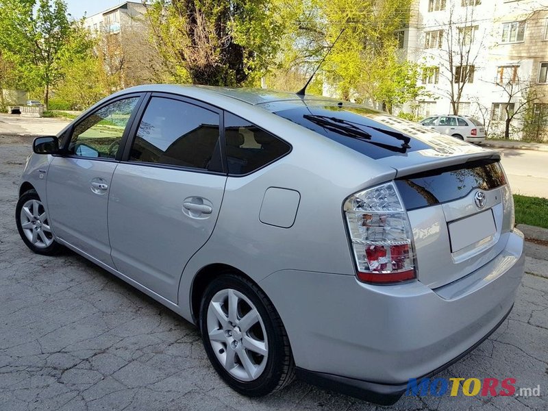 2008' Toyota Prius photo #3