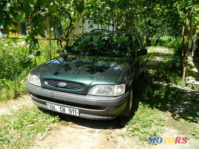 1993' Ford Escort photo #1