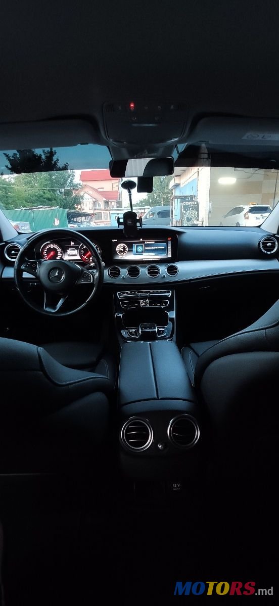 2019' Mercedes-Benz E-Class photo #3