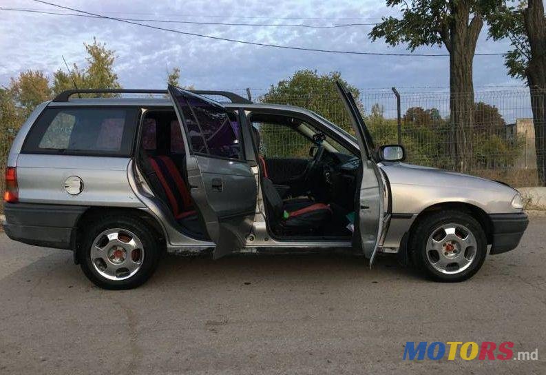 1995' Opel Astra photo #1