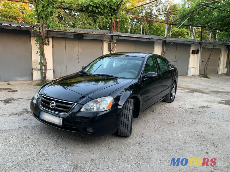 2002' Nissan Altima photo #3