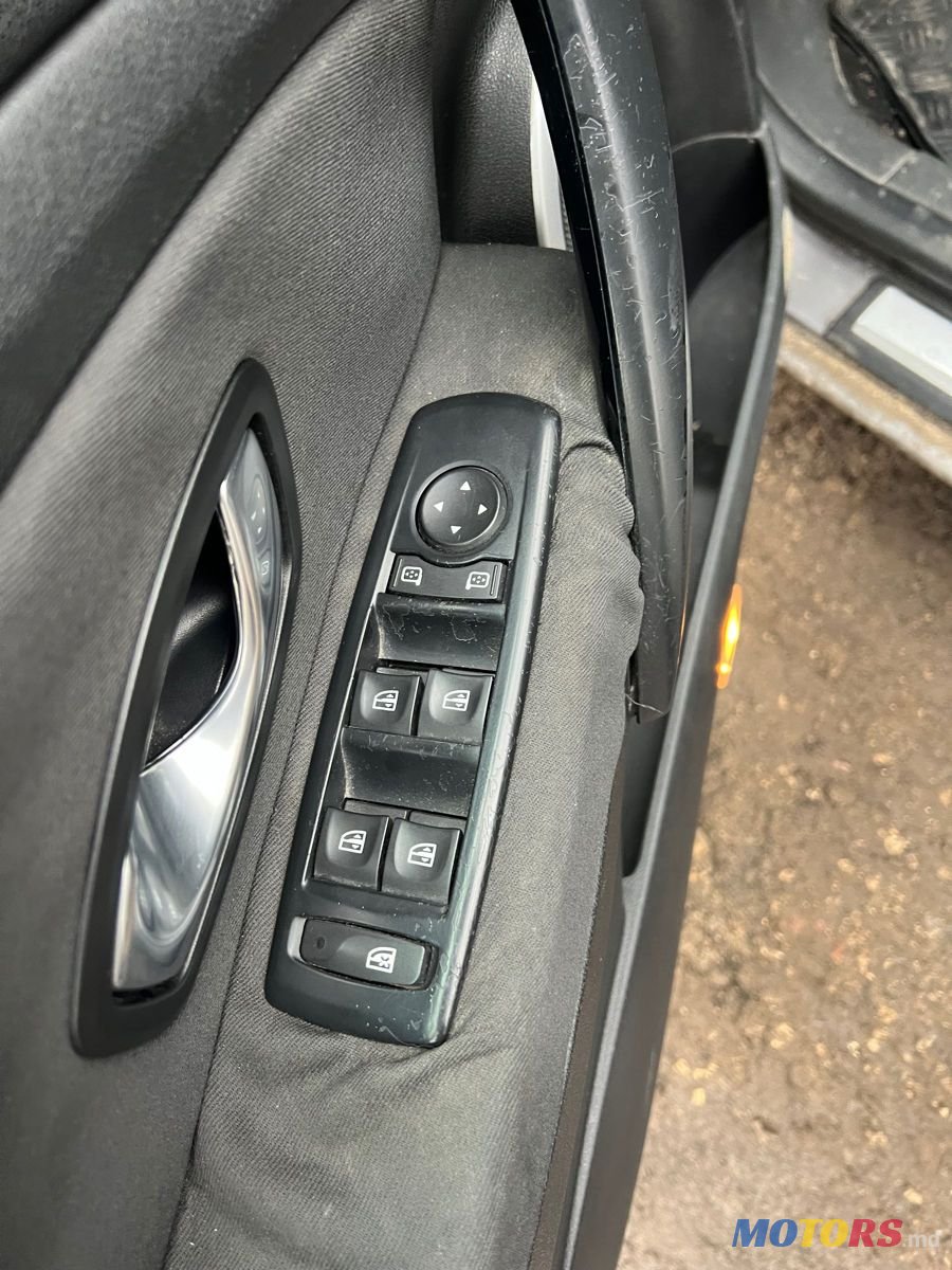 2009' Renault Megane photo #6
