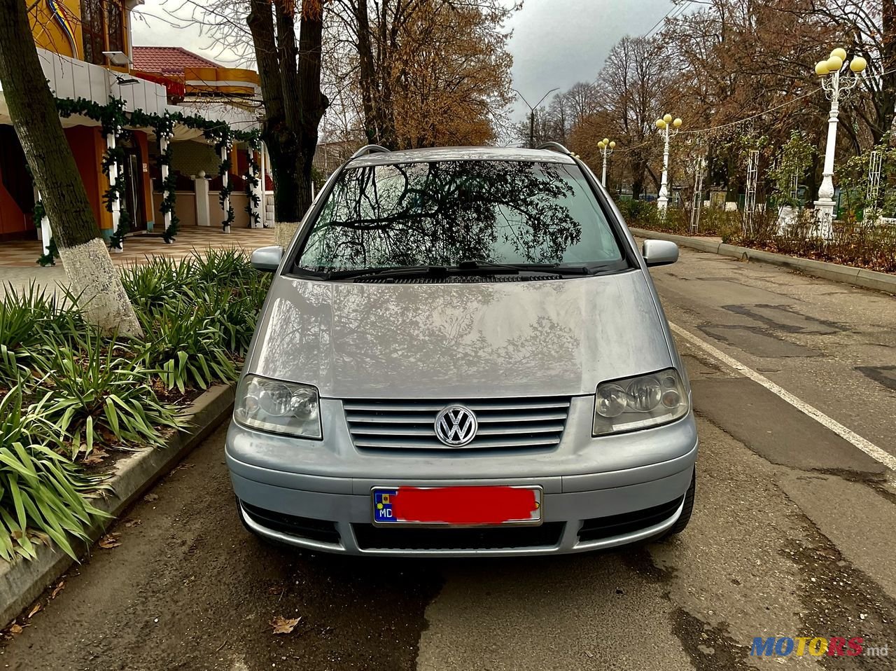 2002' Volkswagen Sharan photo #2