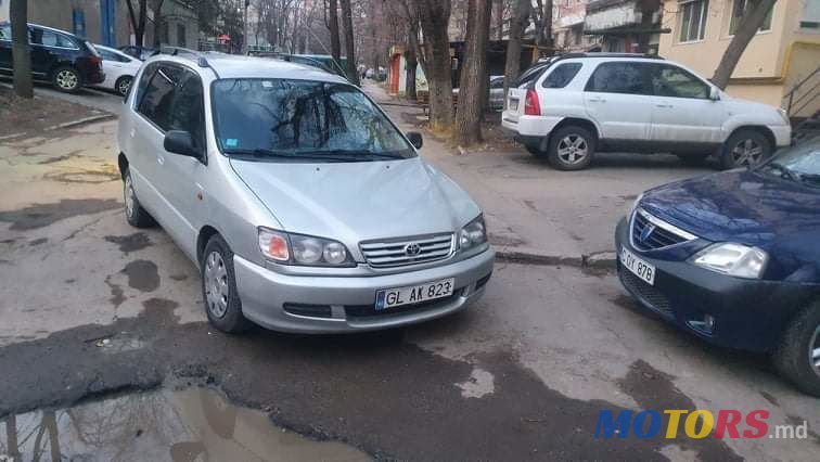 1998' Toyota Picnic photo #1