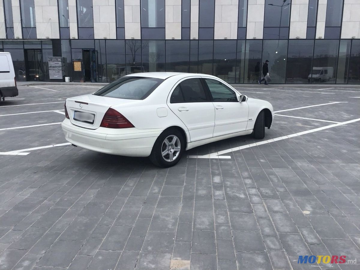 2004' Mercedes-Benz C-Class photo #4
