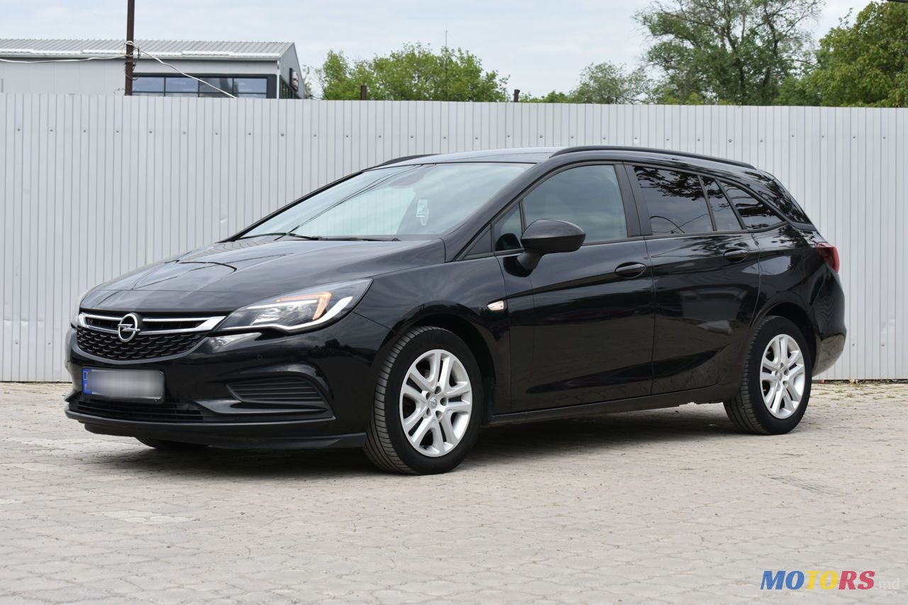 2019' Opel Astra photo #3