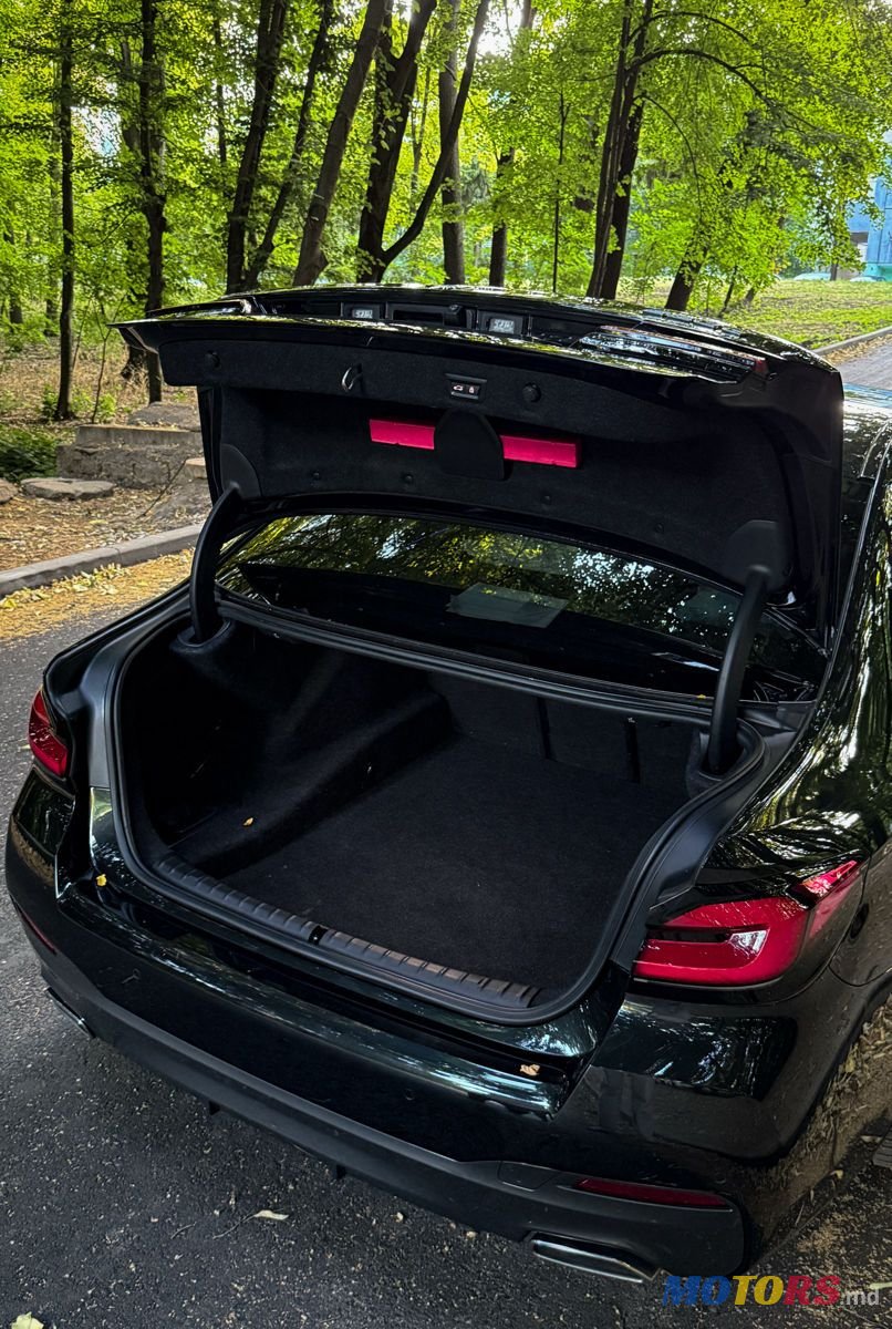 2021' BMW 5 Series photo #4