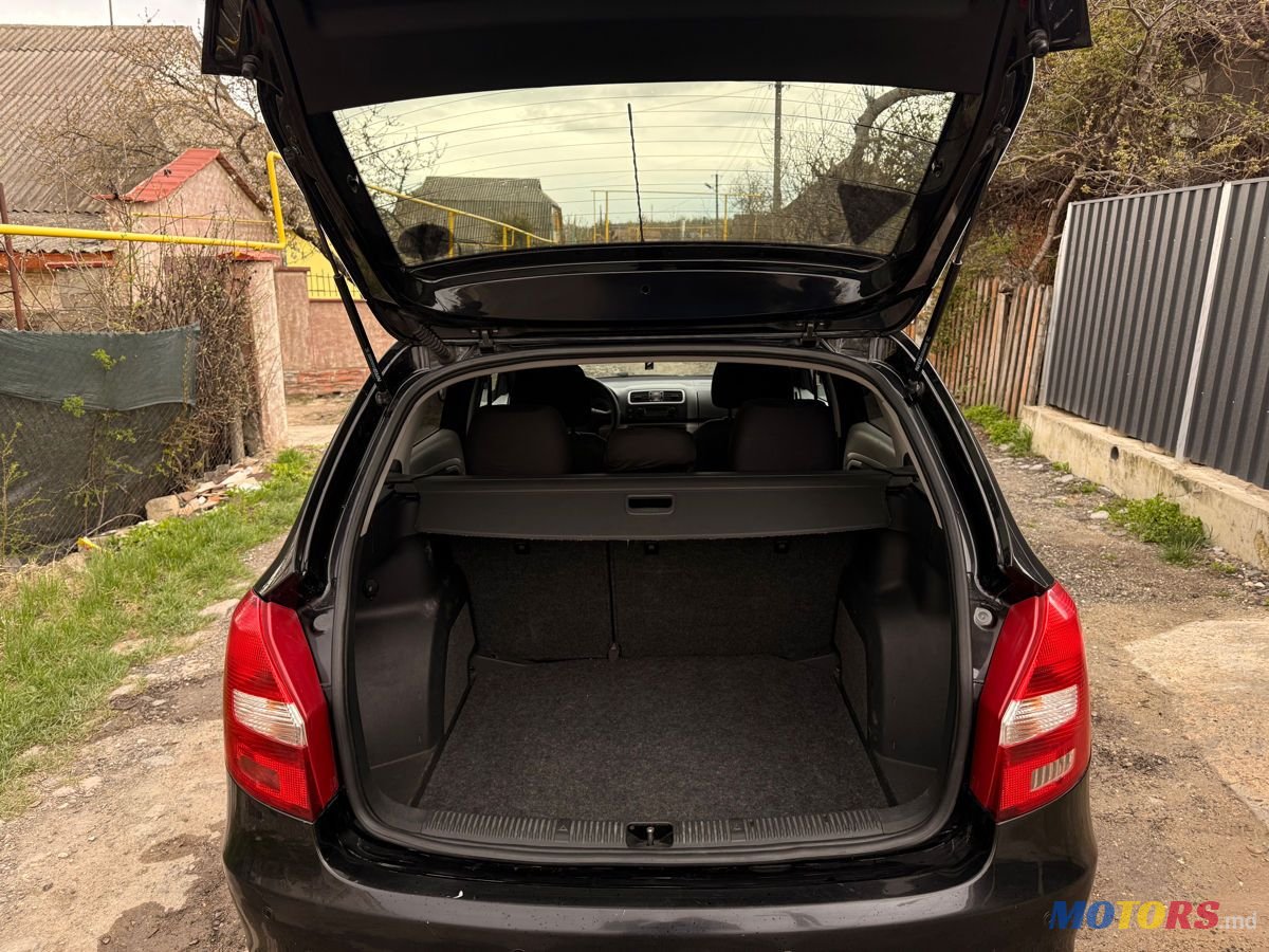2008' Skoda Fabia photo #5