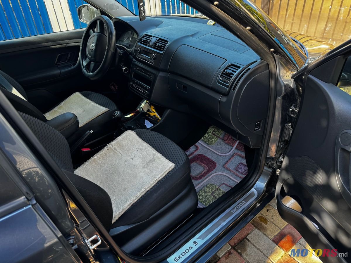 2010' Skoda Fabia photo #5