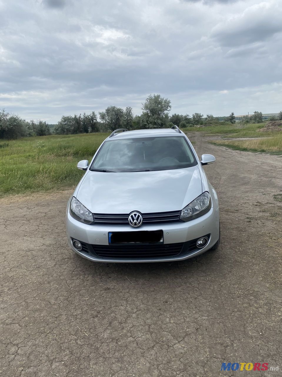 2011' Volkswagen Golf photo #1