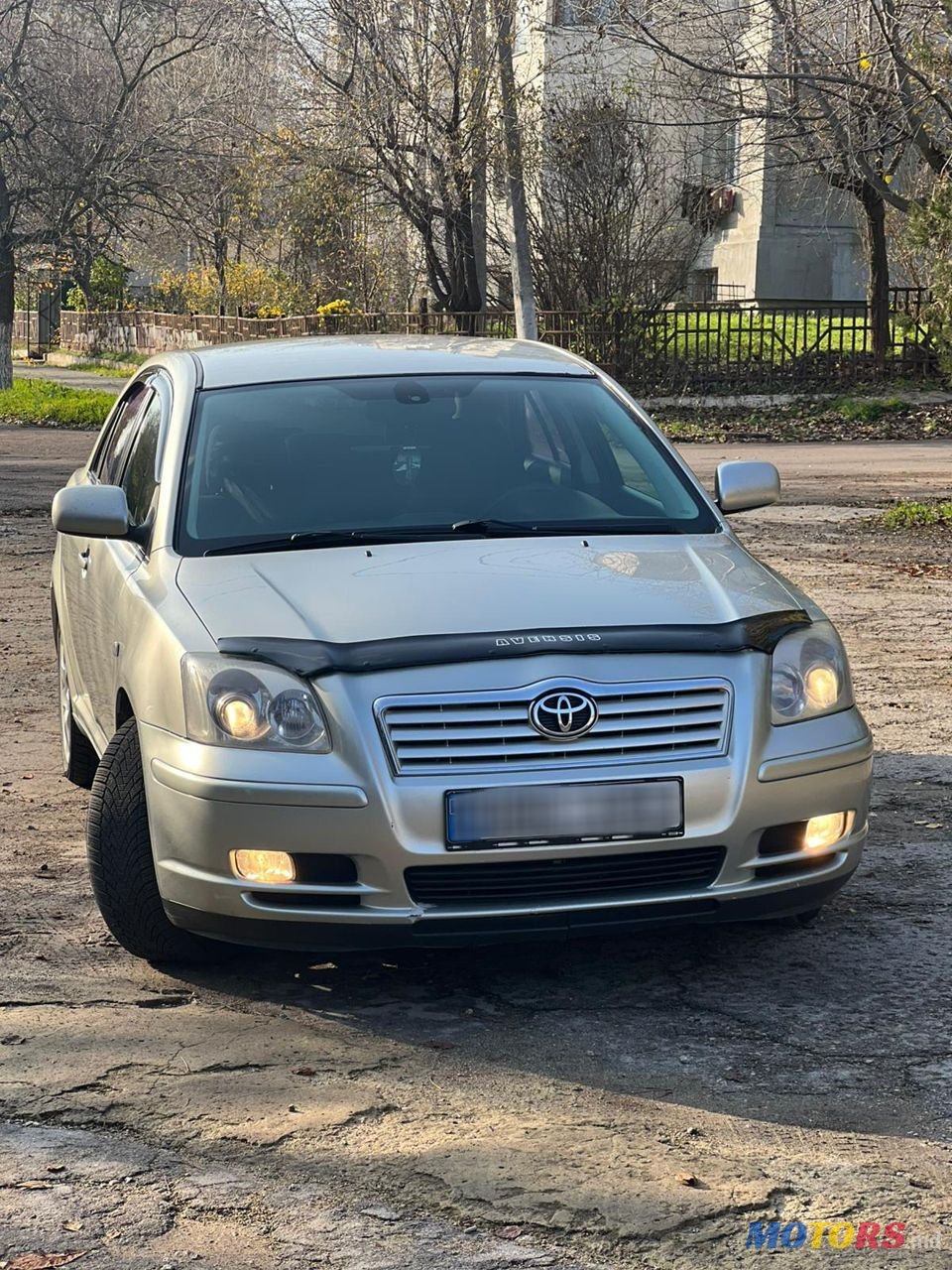 2004' Toyota Avensis photo #2