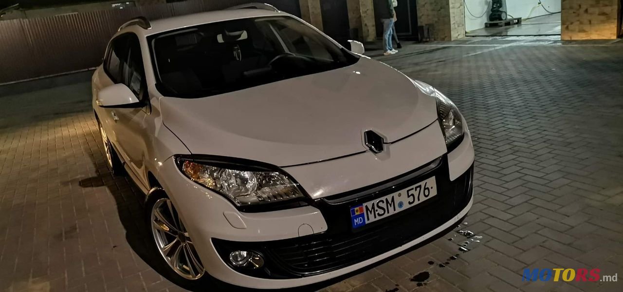 2013' Renault Megane photo #1
