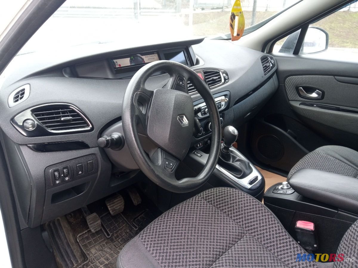 2011' Renault Grand Scenic photo #6