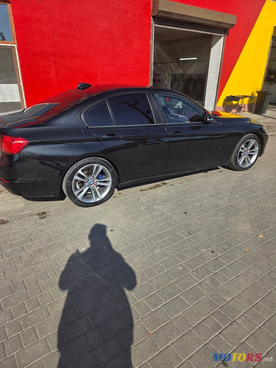 2013' BMW 3 Series photo #2