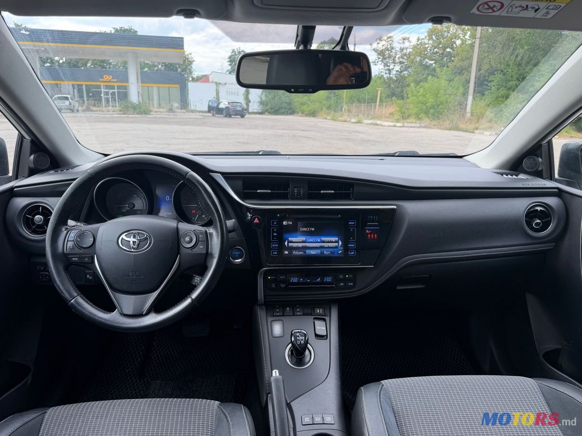 2016' Toyota Auris photo #5