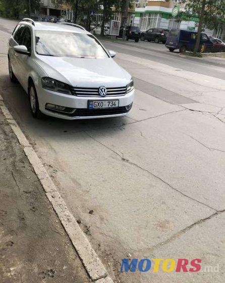 2011' Volkswagen Passat photo #1