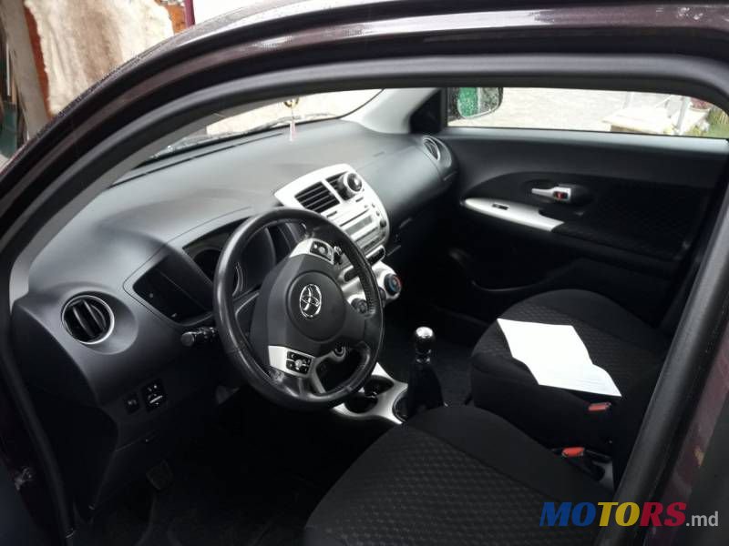 2009' Toyota Urban Cruiser photo #3