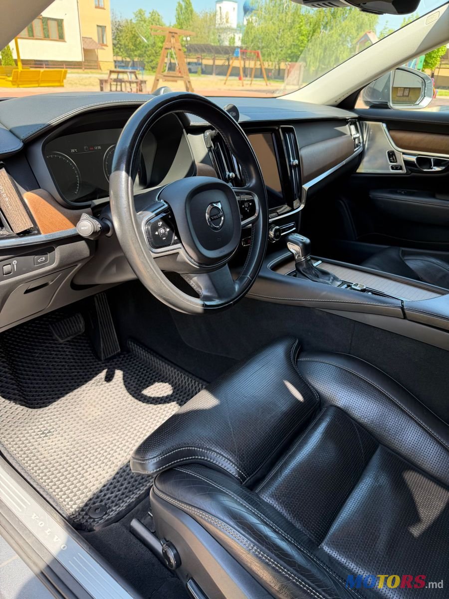 2017' Volvo S90 photo #6