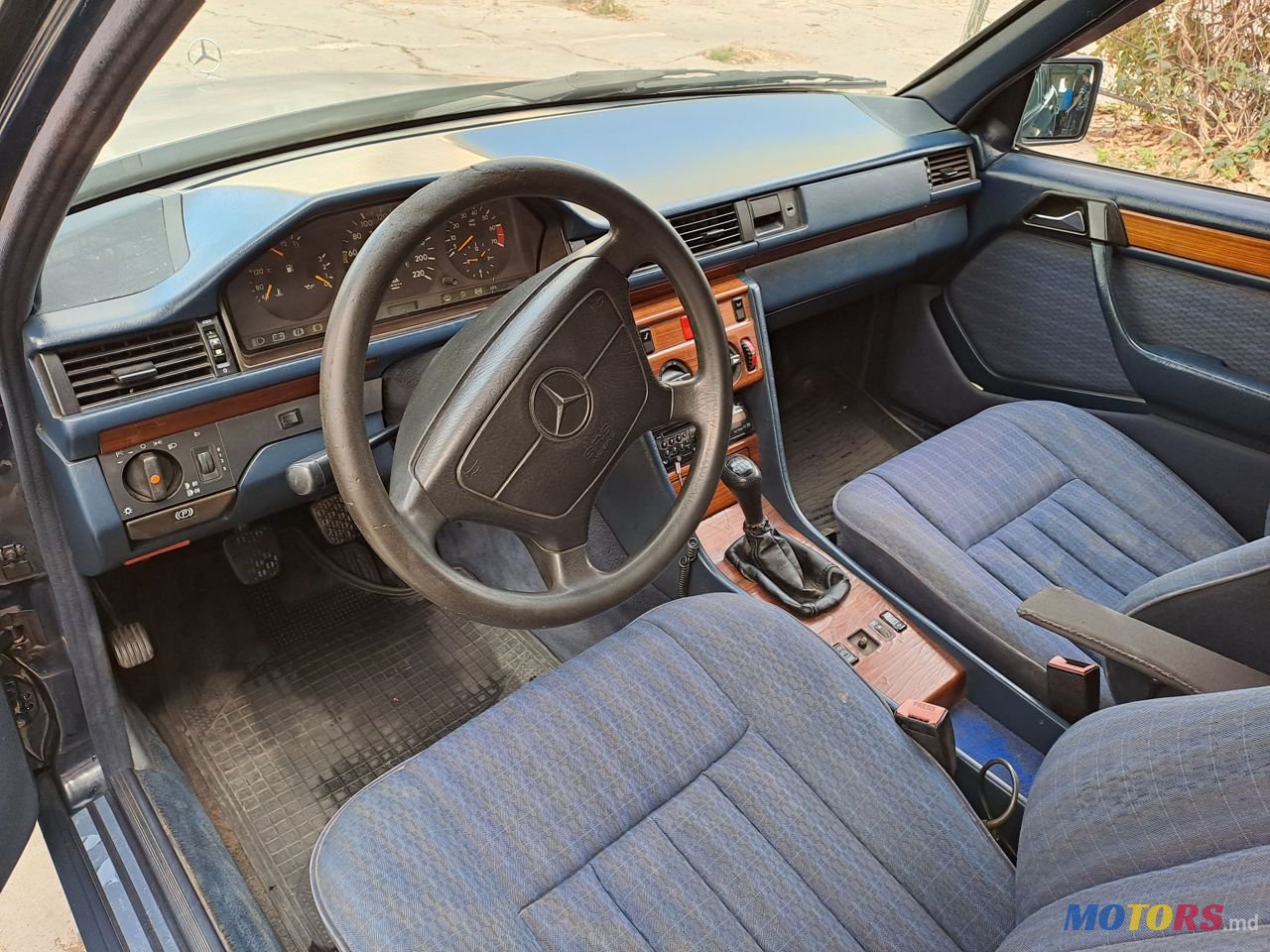 1993' Mercedes-Benz W124 photo #5