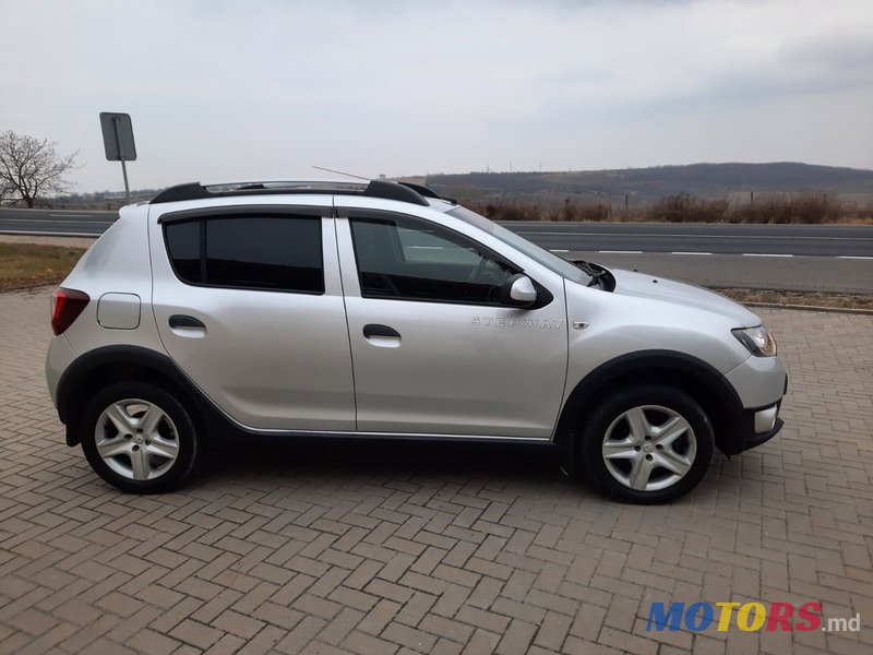 2014' Dacia Sandero Stepway photo #2