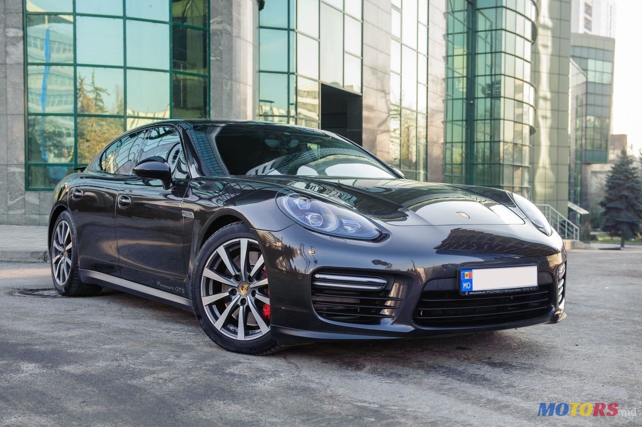2015' Porsche Panamera photo #1
