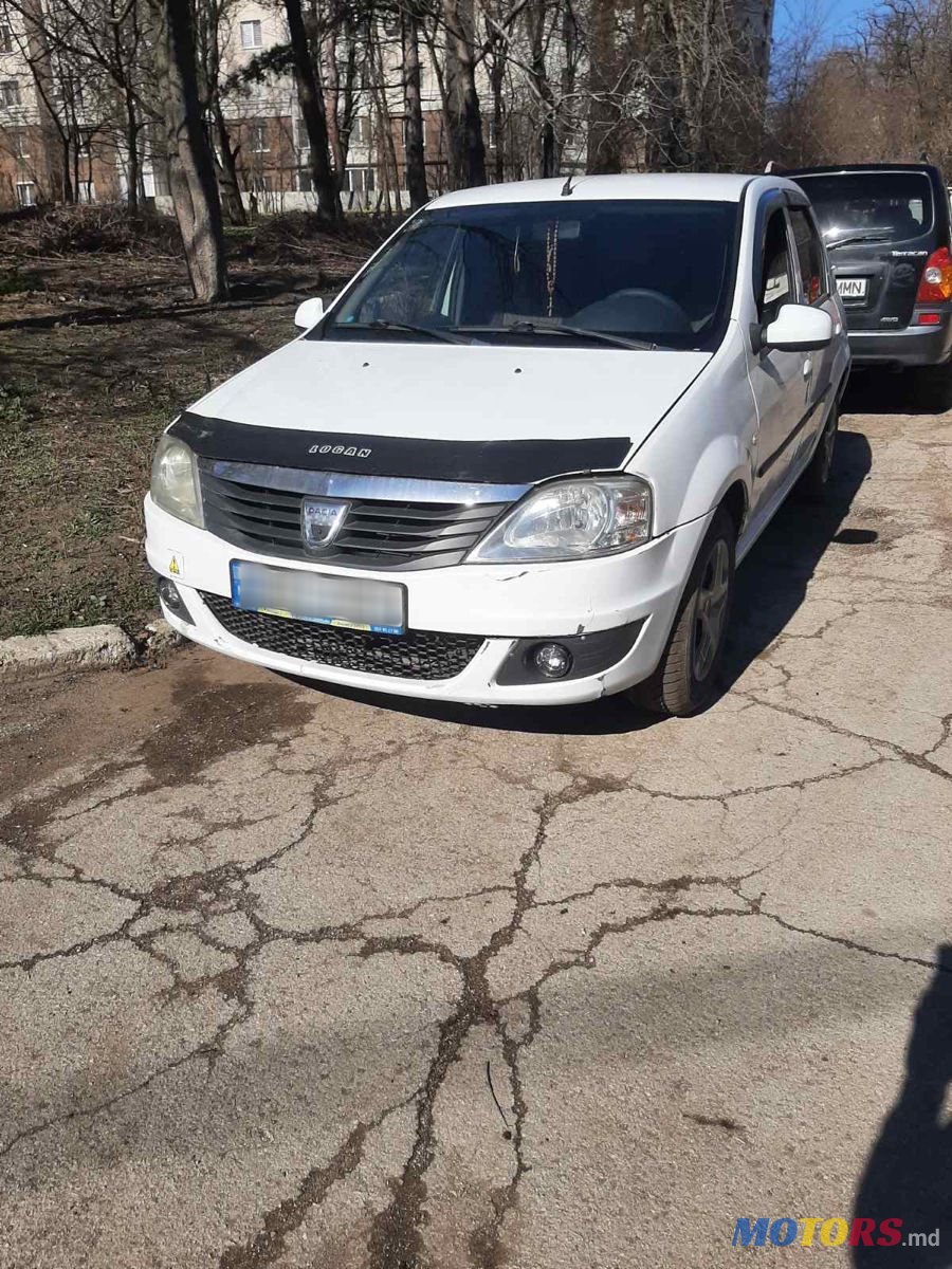 2011' Dacia Logan photo #2