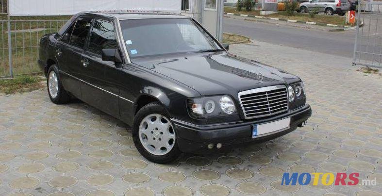 1993' Mercedes-Benz 124 photo #1